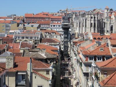 日用品や陶器の買物だけではなく