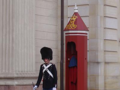 長い帽子の衛兵さん
