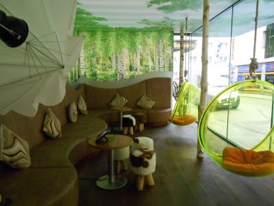 くつろげるオシャレなロビー