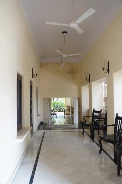 静かで落ち着く館内