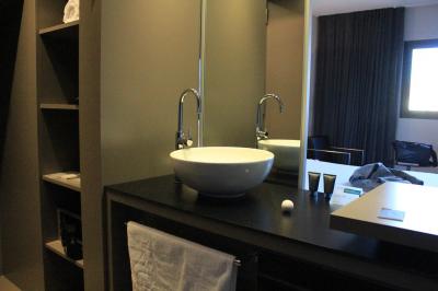 オープンキッチンのような洗面台