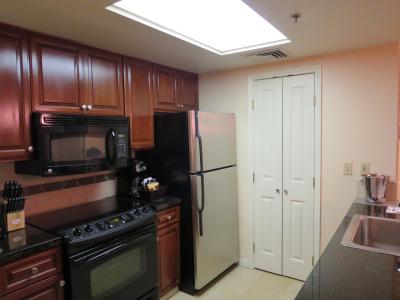 キッチンには塩・胡椒も残念ながらありません