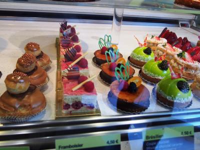 近くのケーキ屋さんで買ったのだけれど、冷蔵庫が…