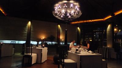 夜のレストラン