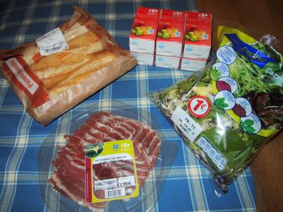 カルフールで買った夕食用の食べ物