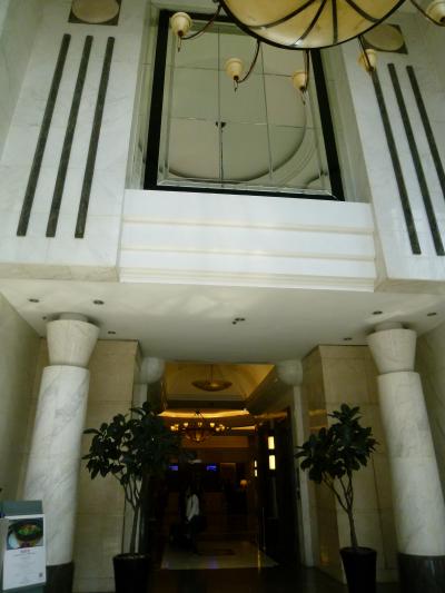 エントランス。一見普通のホテルに見えますね（笑）