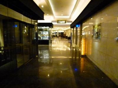 １階にほとんどの施設が集中。ジムもサウナも１階って使いづらい