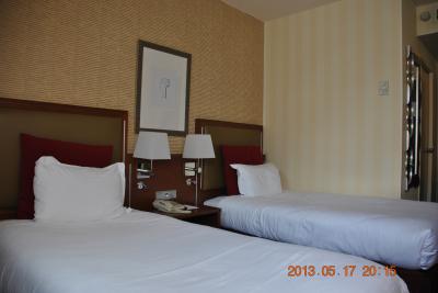 パリにしては地味