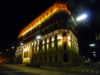 トラムの通りに面したクラシックな外観です