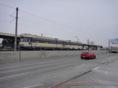 ＳＣＳ駅です。玄関から迷わなければ５分程度です。