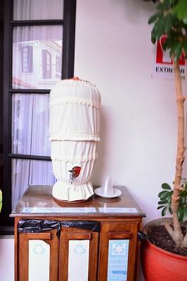 廊下に置かれている、ウォーターサーバー。冷たい水