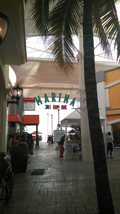 広くて水族館もある