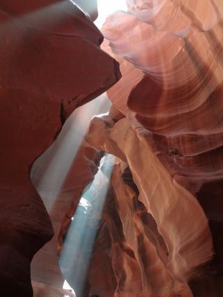 年に何度か来る鉄砲水の造る神秘的な渓谷美