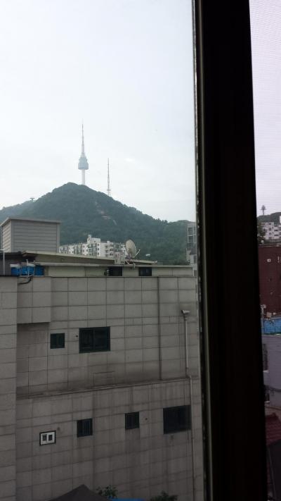 部屋から見えたソウルタワー