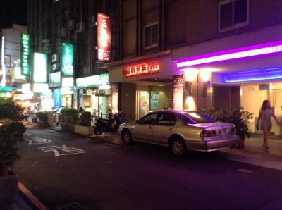 日本人観光客用の店です。