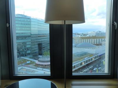 右へ行くとＺｏｏ駅方面