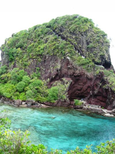 島はきれいな海に囲まれていました。