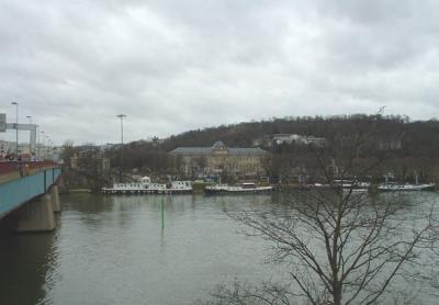 セーヴル焼の製造展示の雄、並びに国内外の主だった陶磁器が集結しました。（コーナーにより日本語の解説あります。）