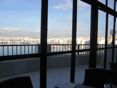 朝食場所のレストランです