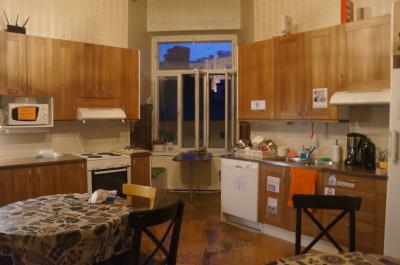 キッチンとダイニング