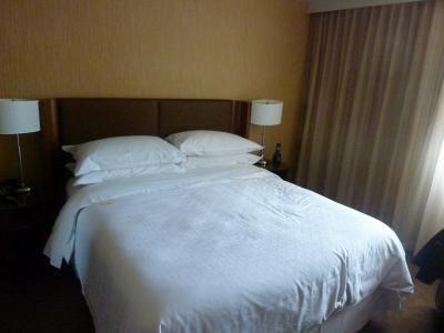 部屋は狭いです