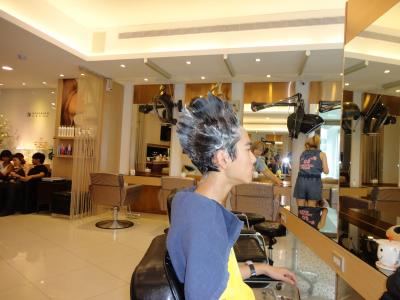 台湾式シャンプーで頭スッキリ。