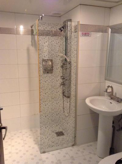 歯ブラシ・歯みがき・ひげそりセット支給あり