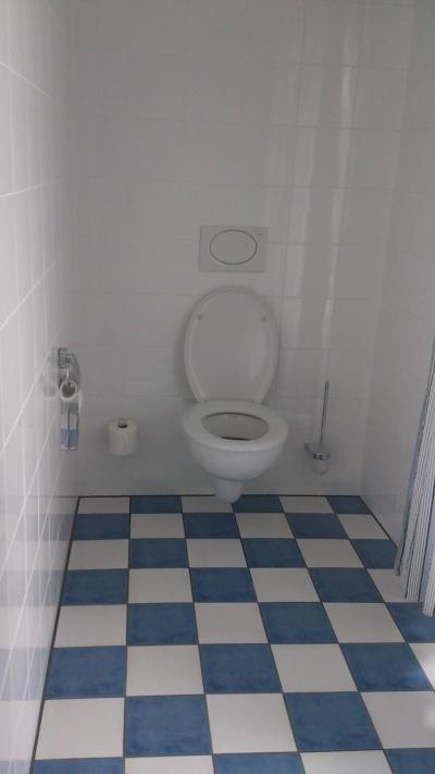 トイレも広々でした