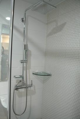 シャワーブースあり