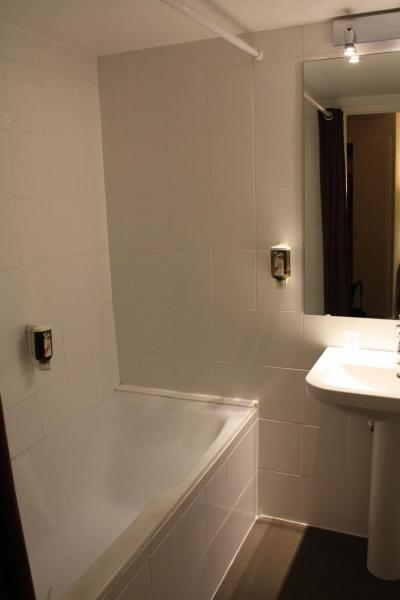 バスルームはバスタブ付きで快適。トイレは別で使いやすいです。