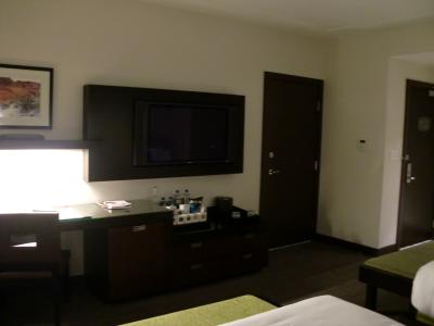 液晶テレビは壁掛けですっきり