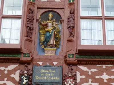 17世紀の美しい聖母子像