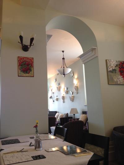 カフェエリアを奥側から撮影。ここで朝ごはん