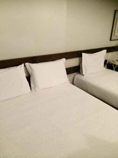 ベッドはダブルとシングルで広々使えました。