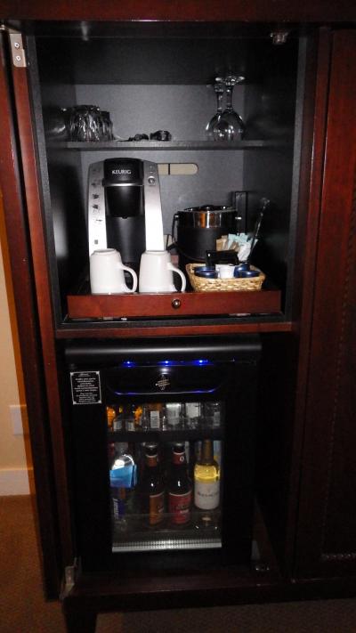 冷蔵庫とコーヒーマシンは定番です