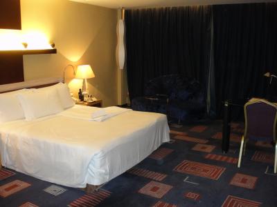 キングベッドは快適