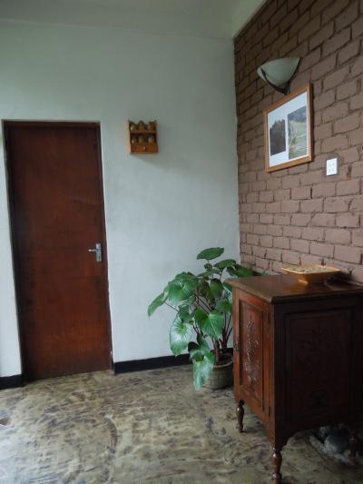 部屋から出た廊下側。