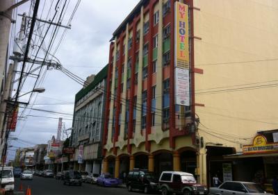 ダバオの目抜き通りといってもこんな感じです。。。