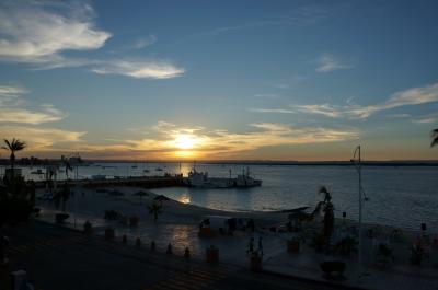 ホテルから眺めたラパス湾