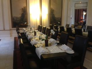 レストランのテーブルセティング