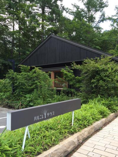 オープンテラスでカフェタイム