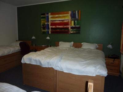 ベッドが４つある広い部屋