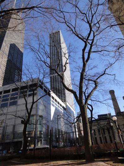 良くあるショッピングビル