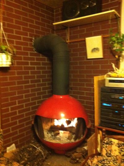 暖炉のある宿でくつろげました。