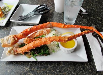 ぼったくり？ コストパフォーマンスの悪いスワードのアメリカ料理店、冷凍キング・クラブの足が3本だけで45ドルもしました