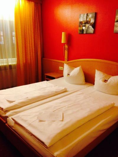 オレンジ基調のライト