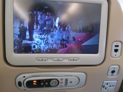 非常に快適。エコノミークラスでは世界最高級では？