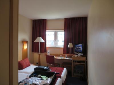 日本のビジネスホテルのように狭い