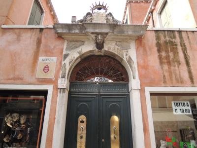 ホテルの入り口です。