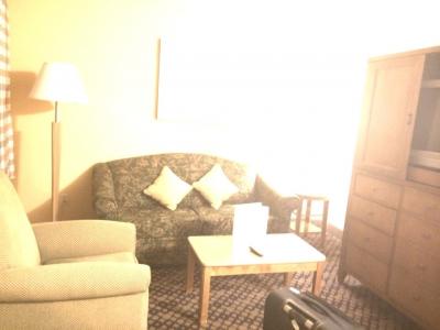 スーツケースをいくつも広げられる広さ